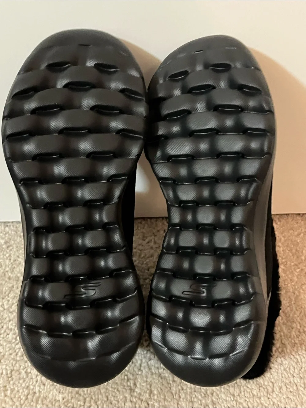 Skechers hands-free slip ins on the go joy snow day size 5 Black Faux-Fur  Boots